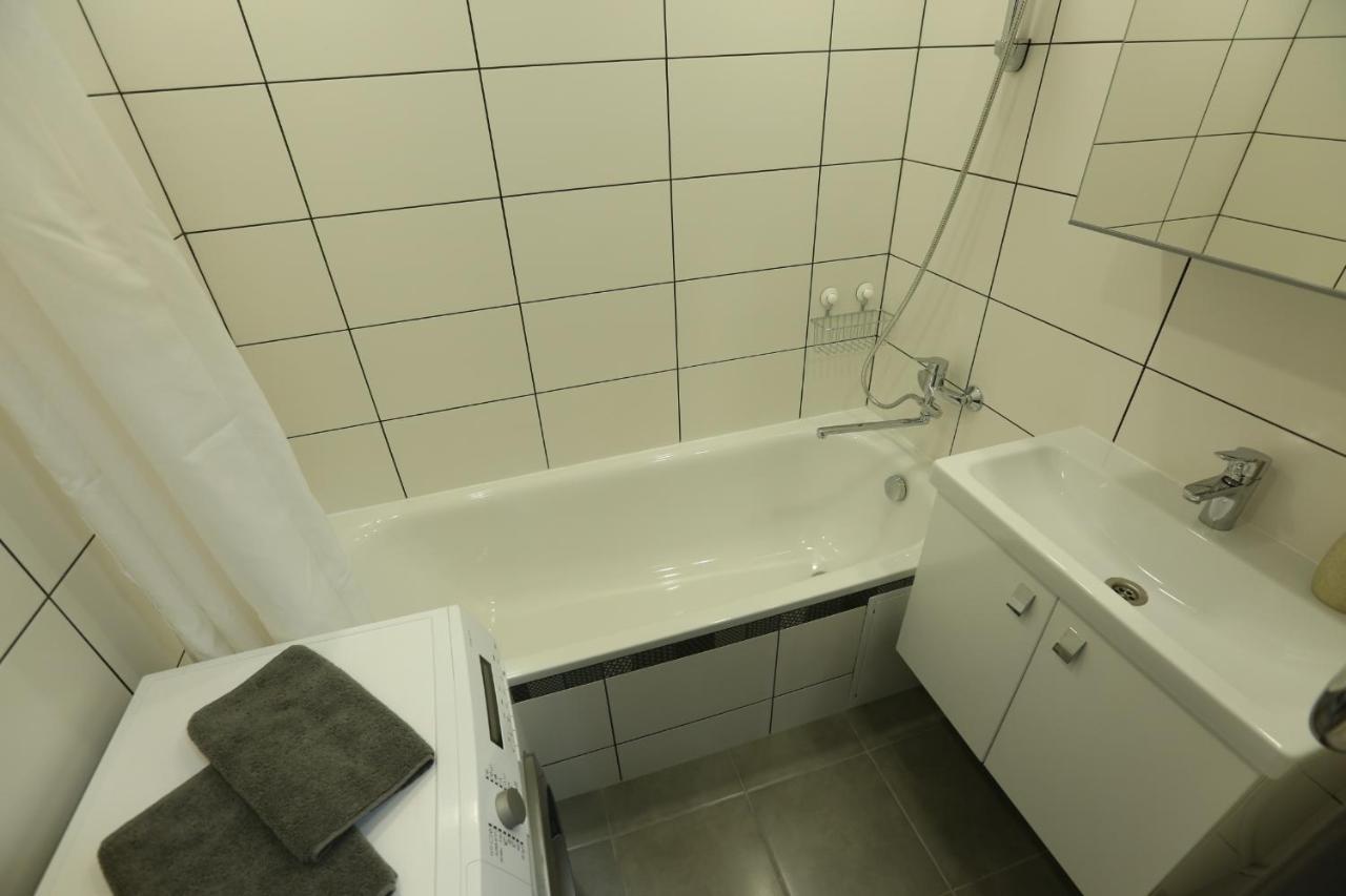 Comfy 2 Room Apartment - Free Parking - 350Mbps Wifi - Netflix Kaunas Dış mekan fotoğraf